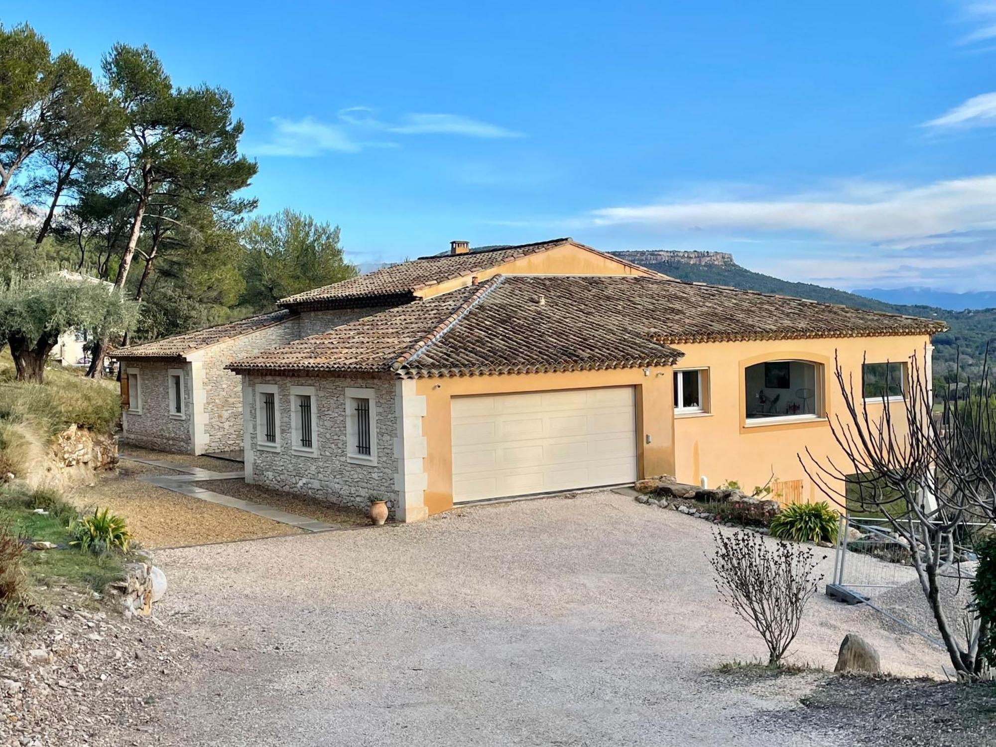Villa Lumineuse Avec Piscine Clim 1Ere Etage Vue Panoramique Sur Les Montagnes Sur Le Site De La Sainte-Victoire Le Tholonet Εξωτερικό φωτογραφία